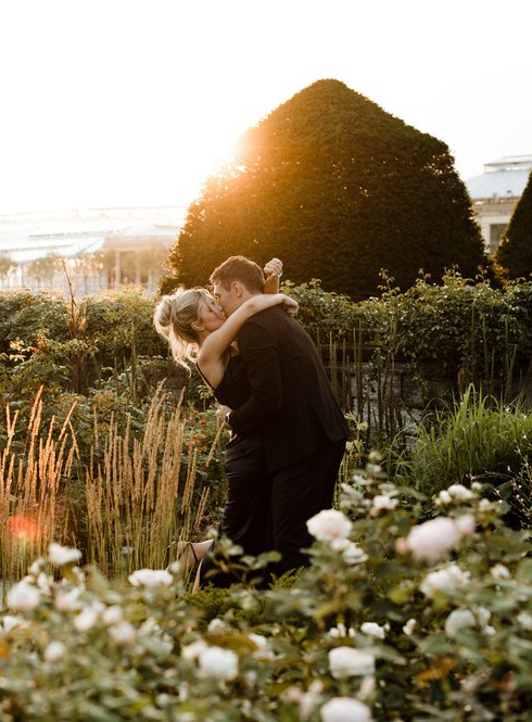 A ROMANTIC LONGWOOD GARDENS SUMMER ENGAGEMENT SESSION – ALLIE AND LUKE