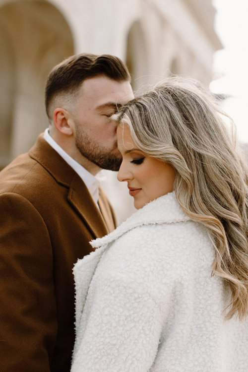 A CHIC LONGWOOD GARDENS ENGAGEMENT SESSION – LAURA & TYLE