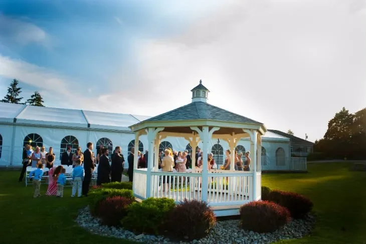 Bogey’s — chapel and wedding party