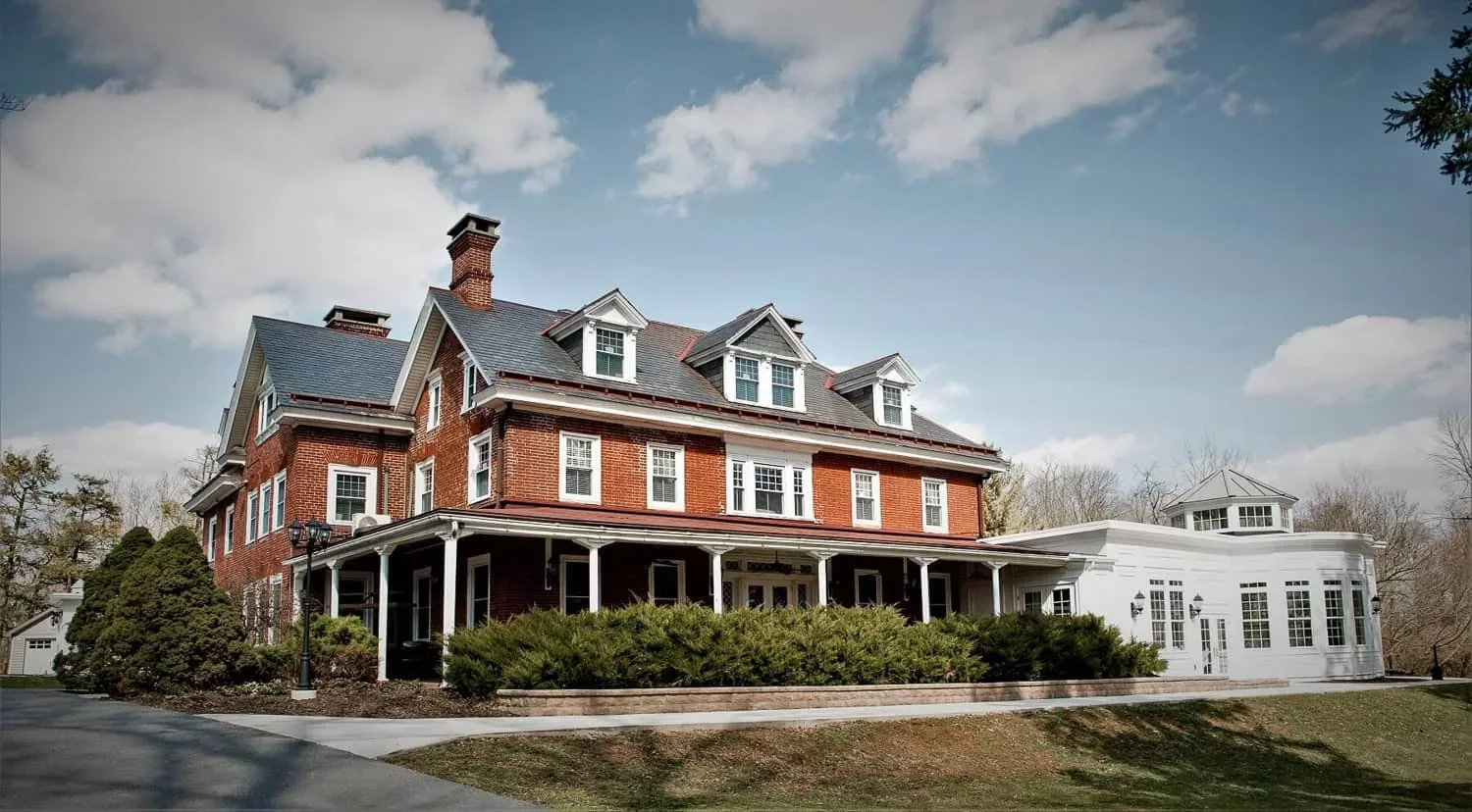 Cameron Estate Inn — historic inn exterior