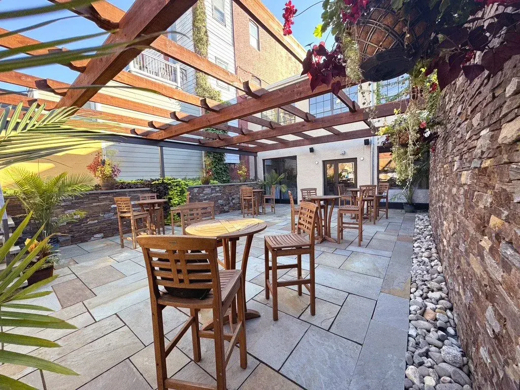 Excelsior — water gallery courtyard