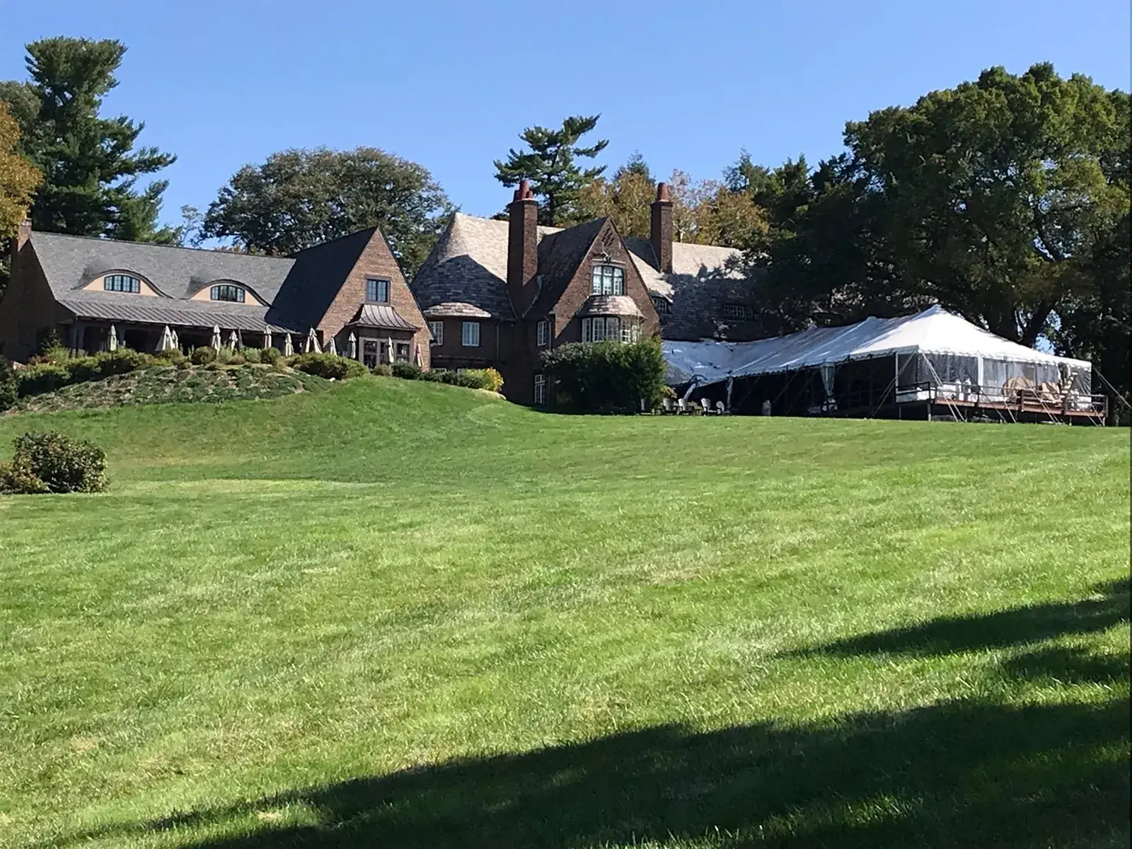 Greenville Country Club — clubhouse and lawn