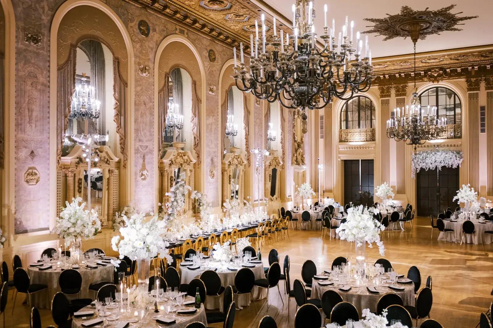 Hotel du Pont — Gold Ballroom reception tables